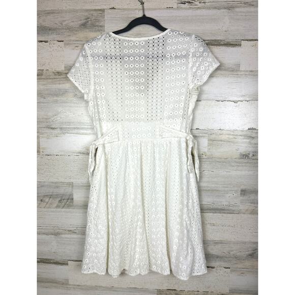 June & Hudson Women’s M White Eyelet Lace Button Front Tie Waist Mini Dress - Picture 4 of 7